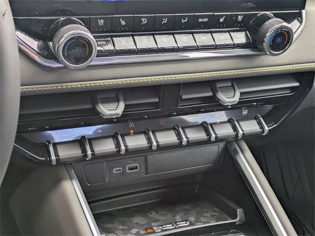 New 2026 Chevrolet Colorado ZR2 w/ Technology Package image 21