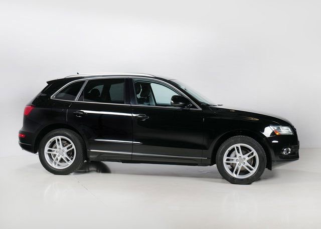 Used 2017 Audi Q5 2.0T Premium Plus w/ Technology Package image 31