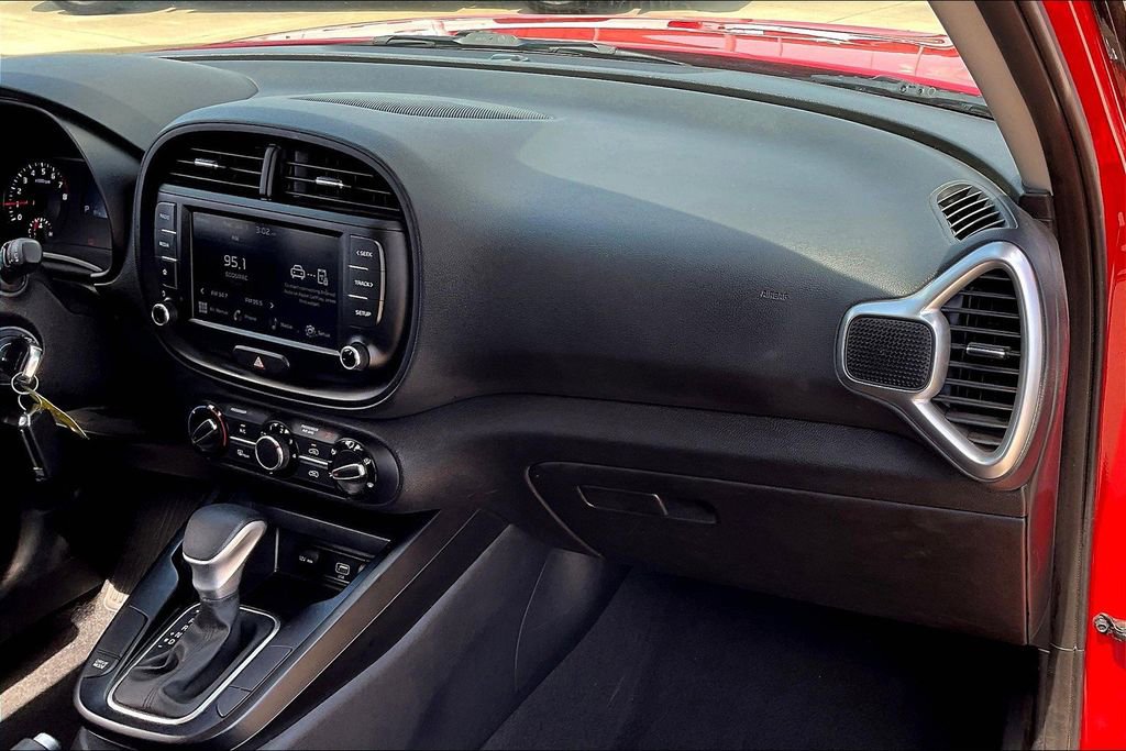 Certified 2022 Kia Soul LX w/ Technology Package image 16