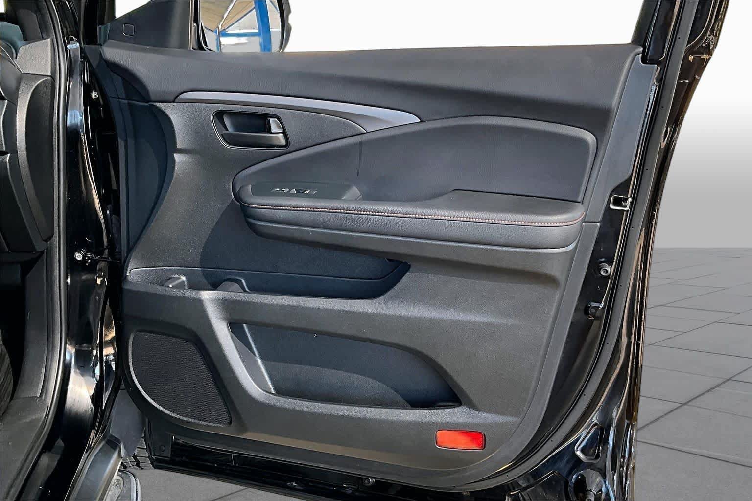 Certified 2023 Honda Passport TrailSport image 23