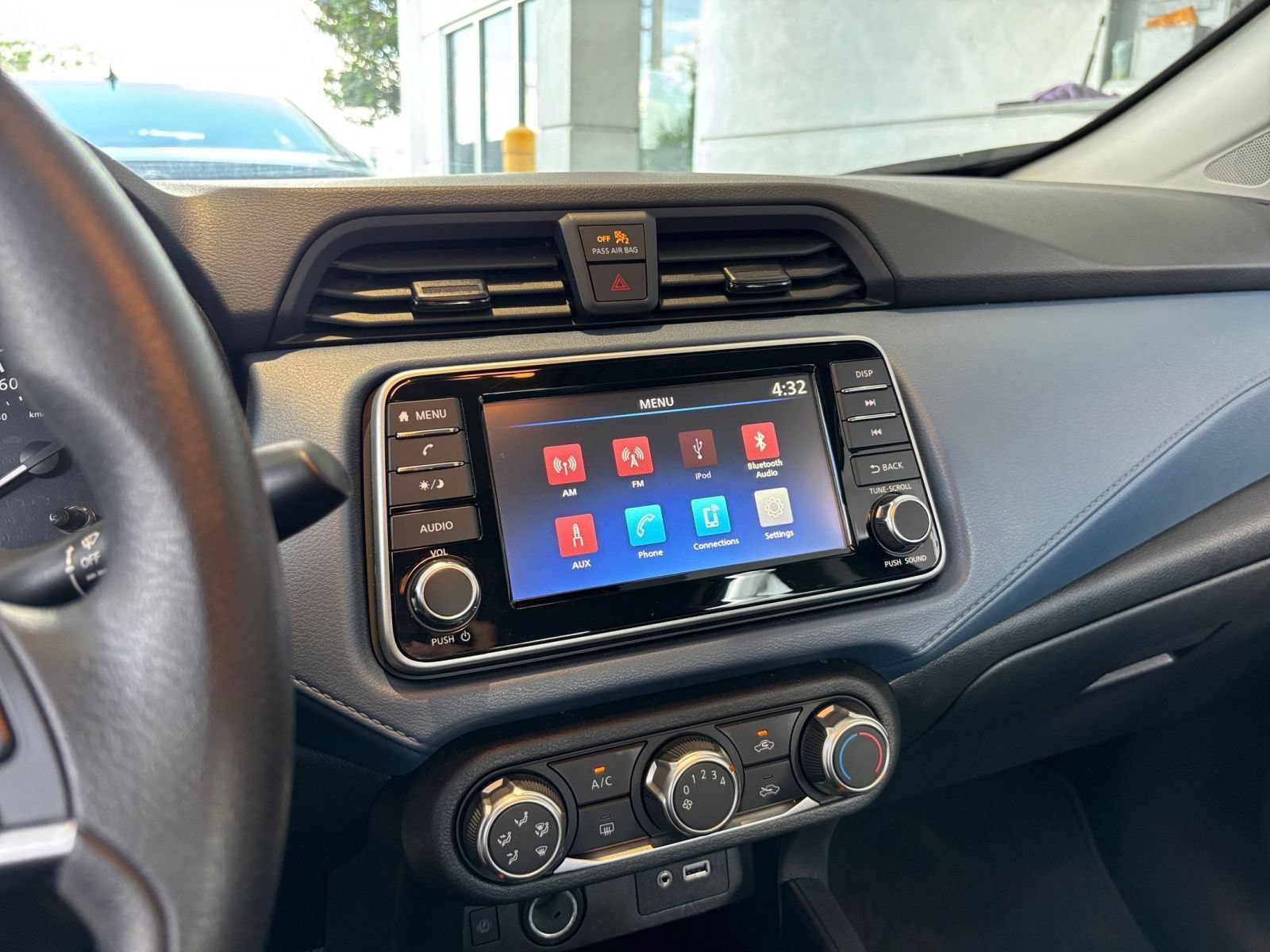Used 2025 Nissan Versa SV FWD image 20
