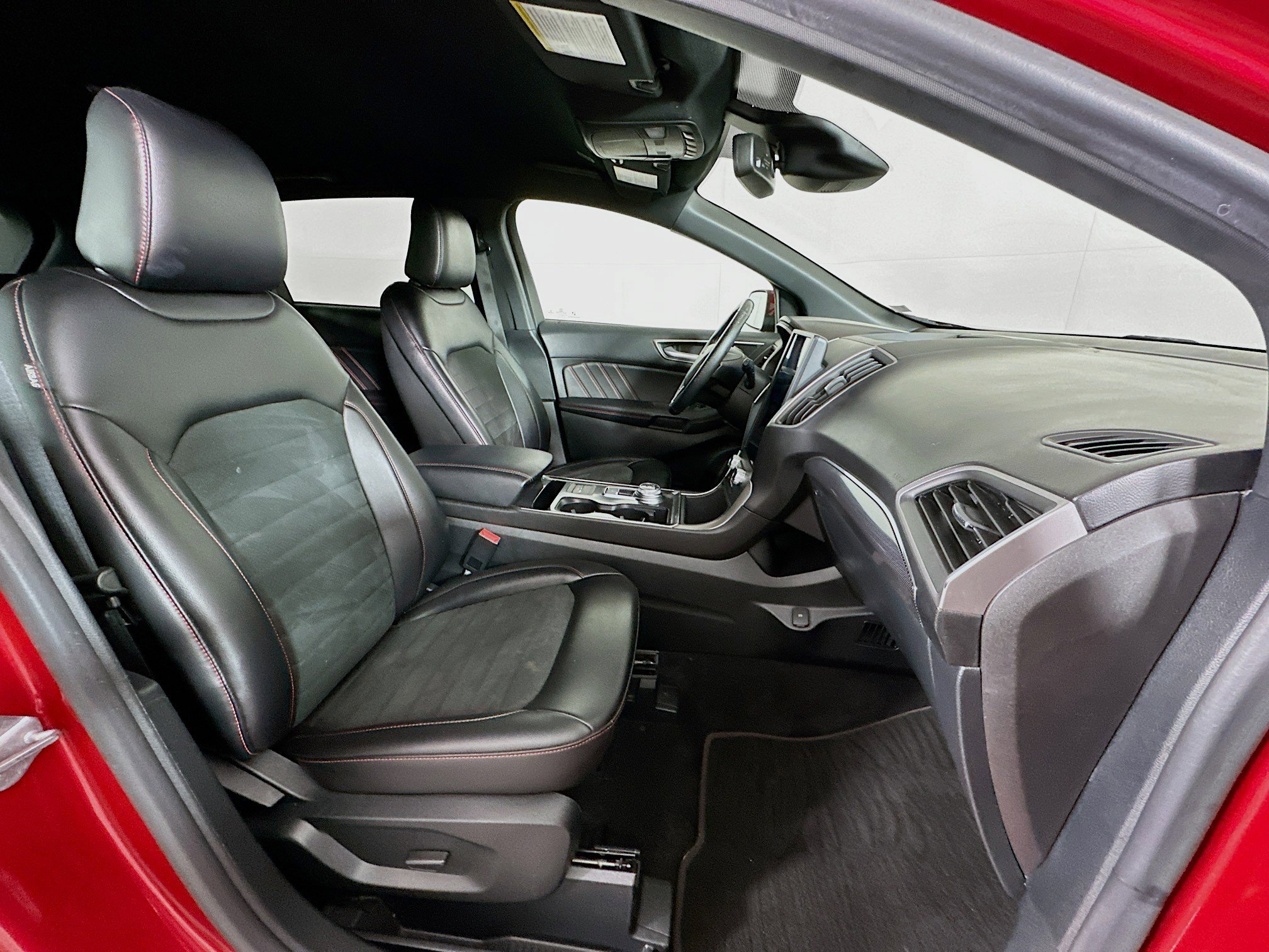 Used 2021 Ford Edge ST-Line FWD image 30