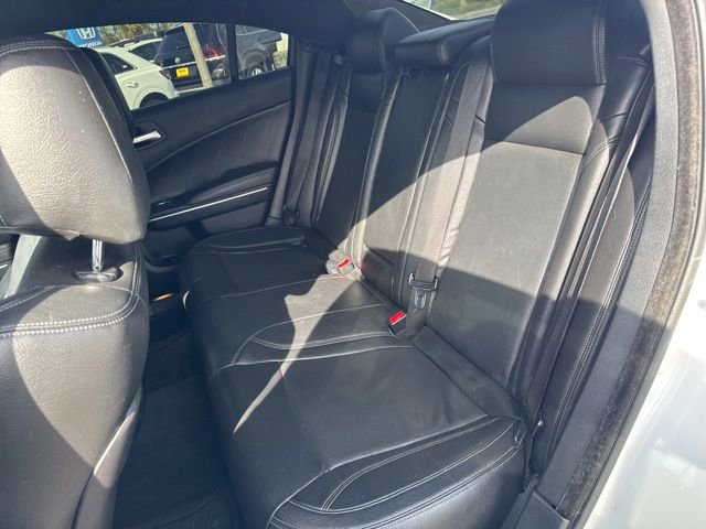 Used 2015 Dodge Charger SXT w/ Driver Confidence Group RWD image 14