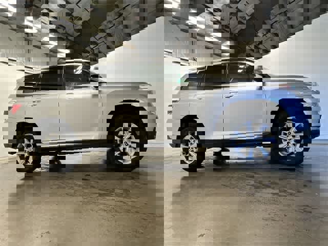 Used 2013 Toyota Highlander Plus image 3