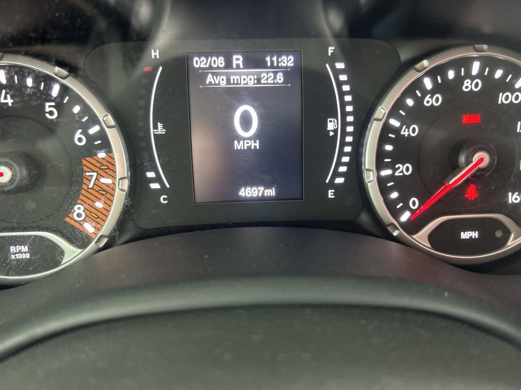 Used 2023 Jeep Renegade Latitude image 19