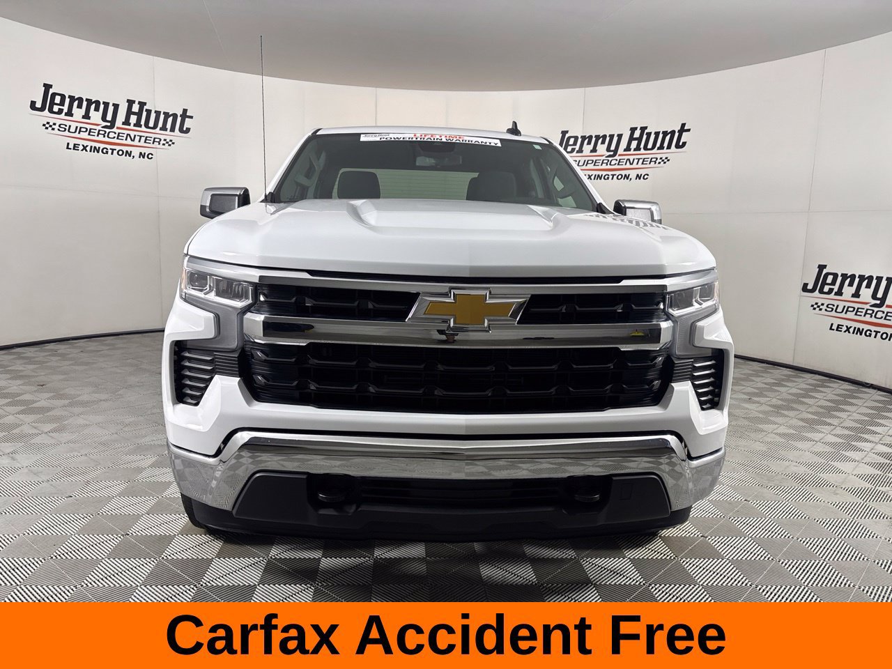 Used 2024 Chevrolet Silverado 1500 LT AWD/4WD image 3