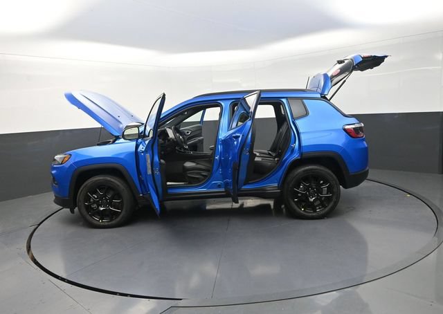 New 2026 Jeep Compass Latitude AWD/4WD image 34