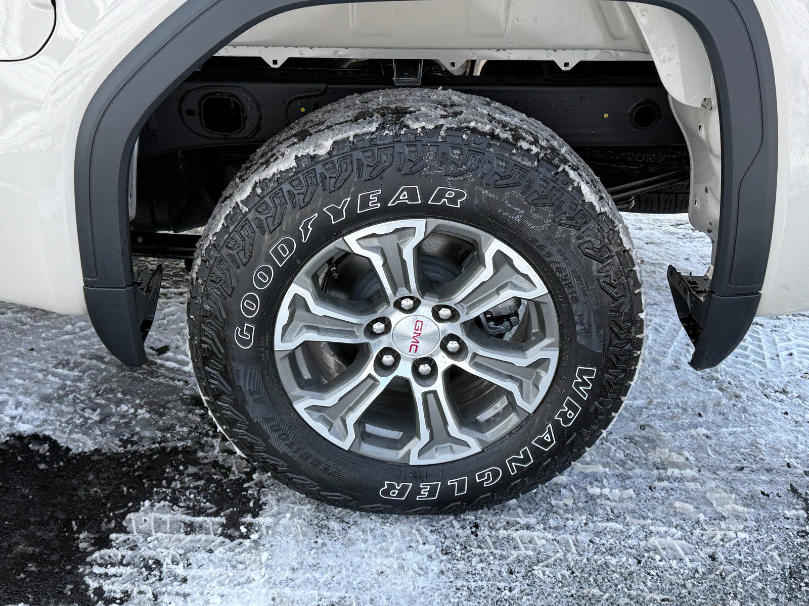 New 2026 GMC Sierra 1500 SLE w/ Max Trailering Package image 10