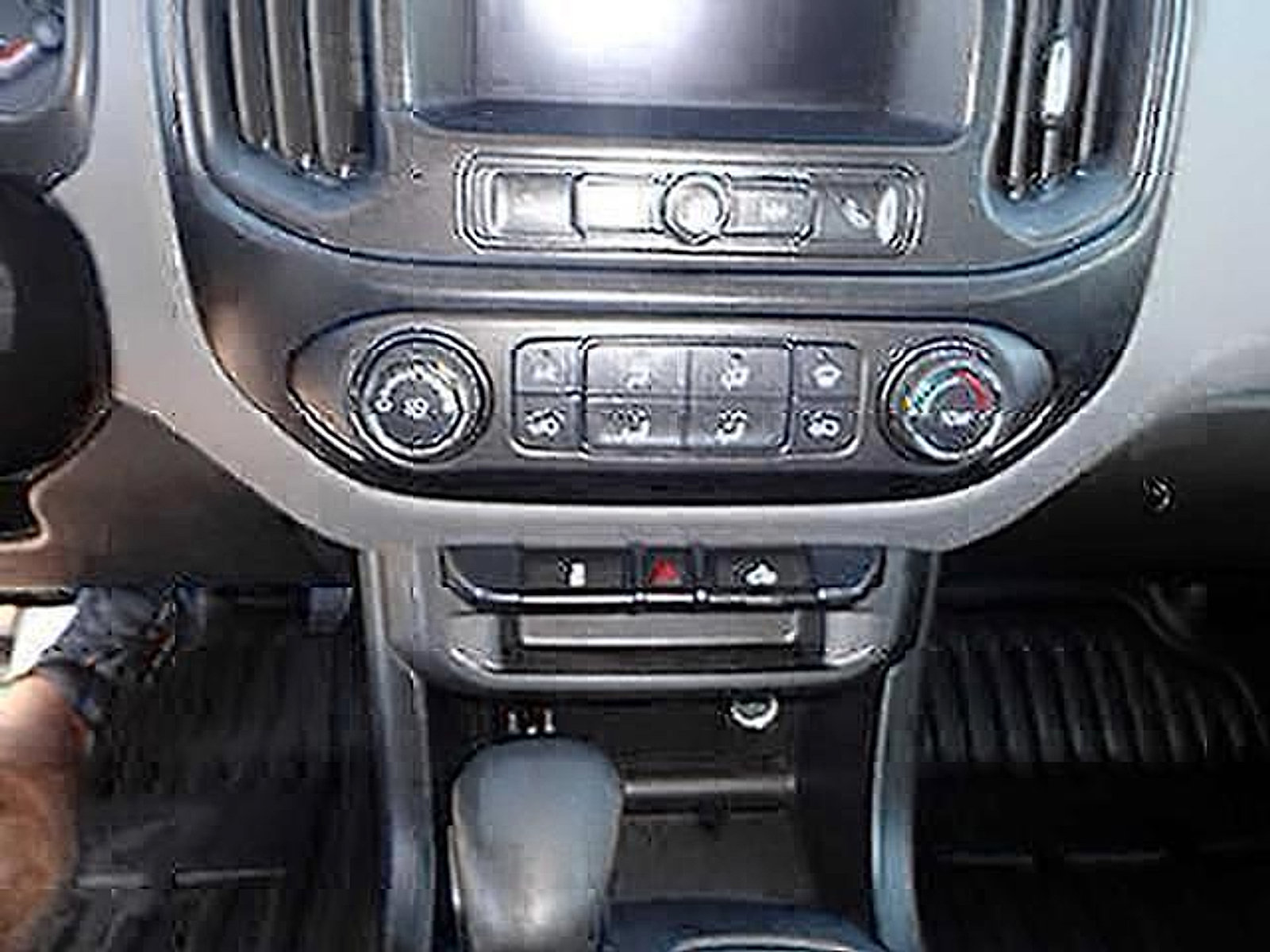 Used 2022 Chevrolet Colorado W/T w/ WT Convenience Package RWD image 10