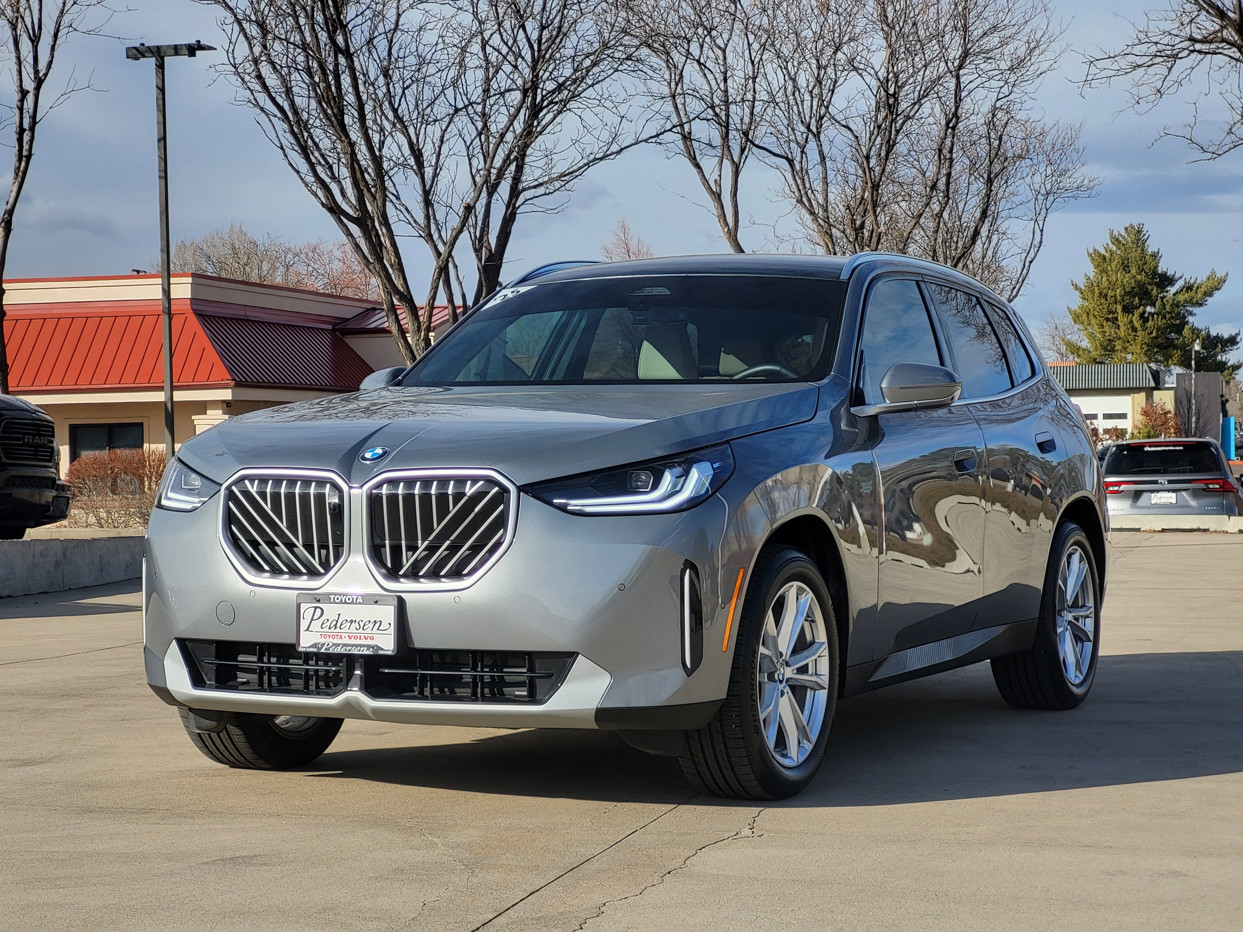 Used 2025 BMW X3 xDrive30i w/ Premium Package image 2