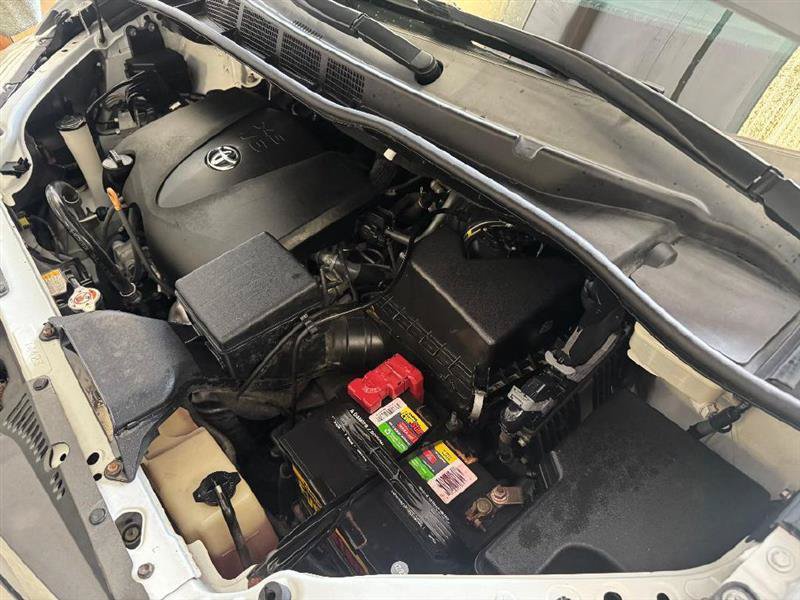 Used 2018 Toyota Sienna XLE Premium FWD image 17