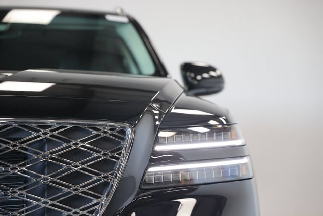 Used 2025 Genesis GV80 2.5T Standard AWD/4WD image 3