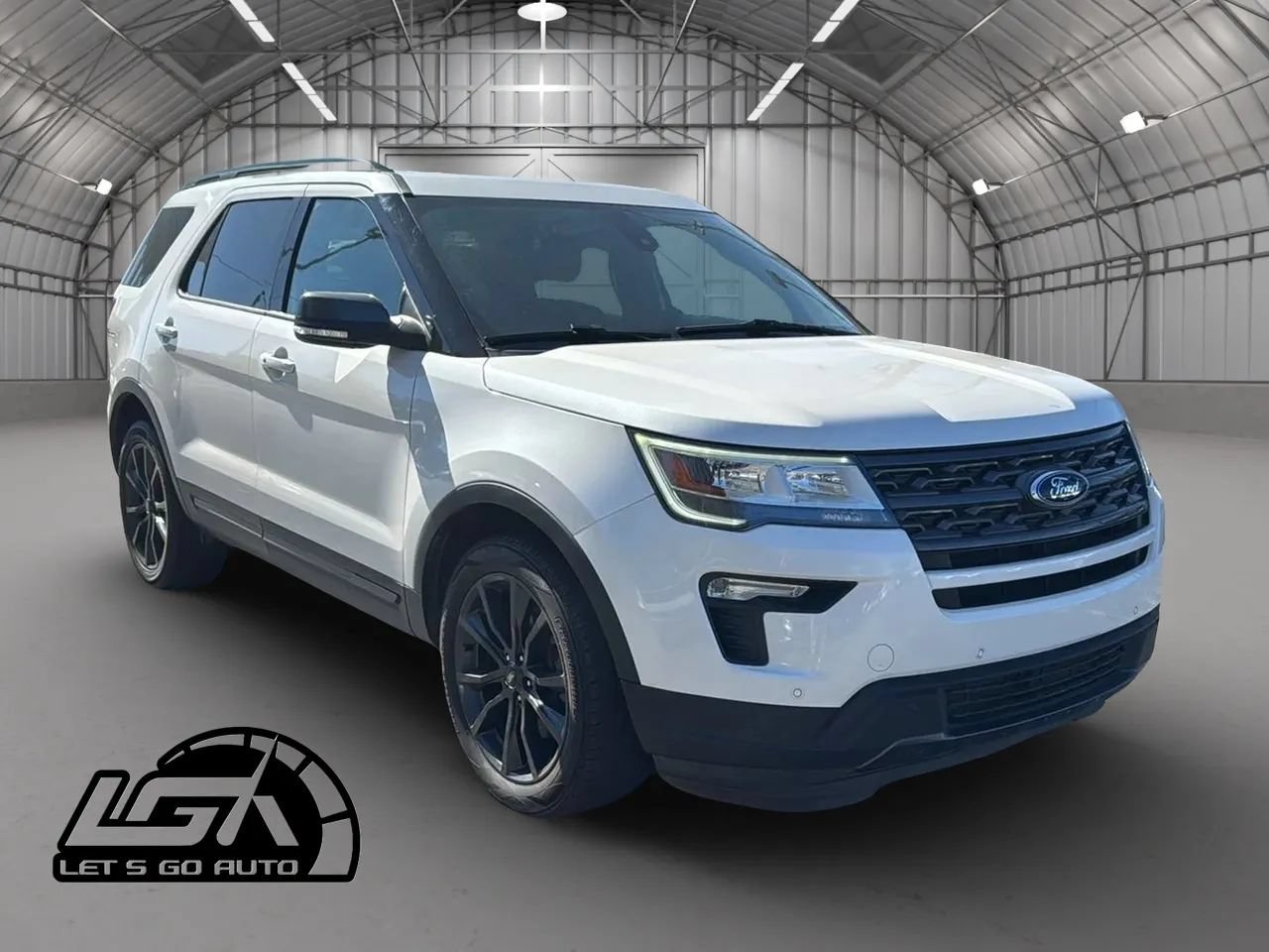 Used 2018 Ford Explorer XLT AWD/4WD image 1