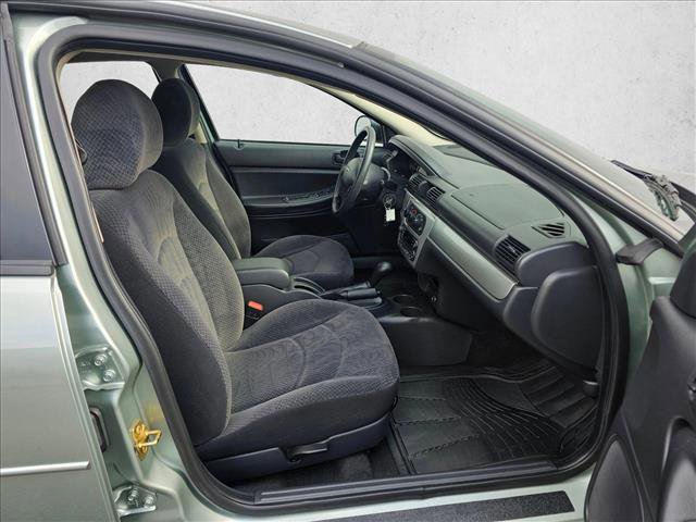Used 2005 Chrysler Sebring Touring FWD image 10