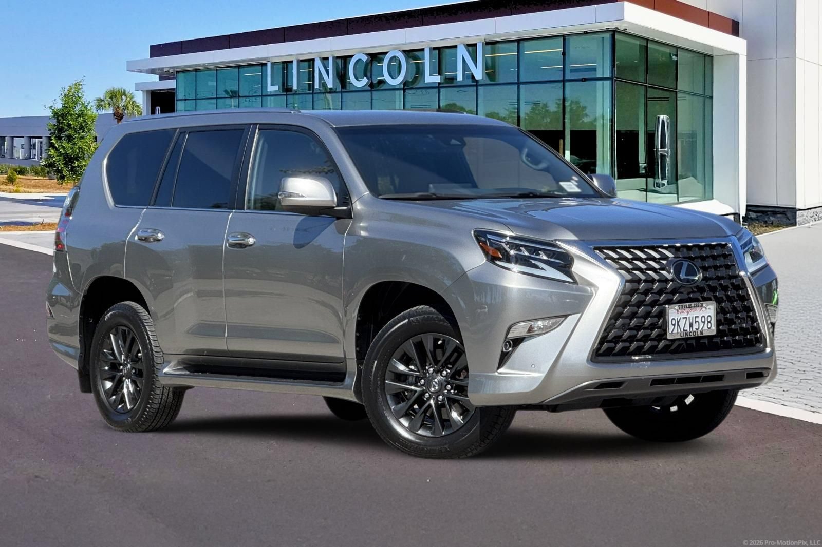 Used 2023 Lexus GX 460 Premium w/ Premium Package AWD/4WD image 2