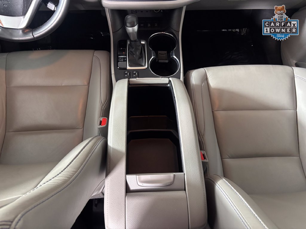 Used 2019 Toyota Highlander XLE AWD/4WD image 29