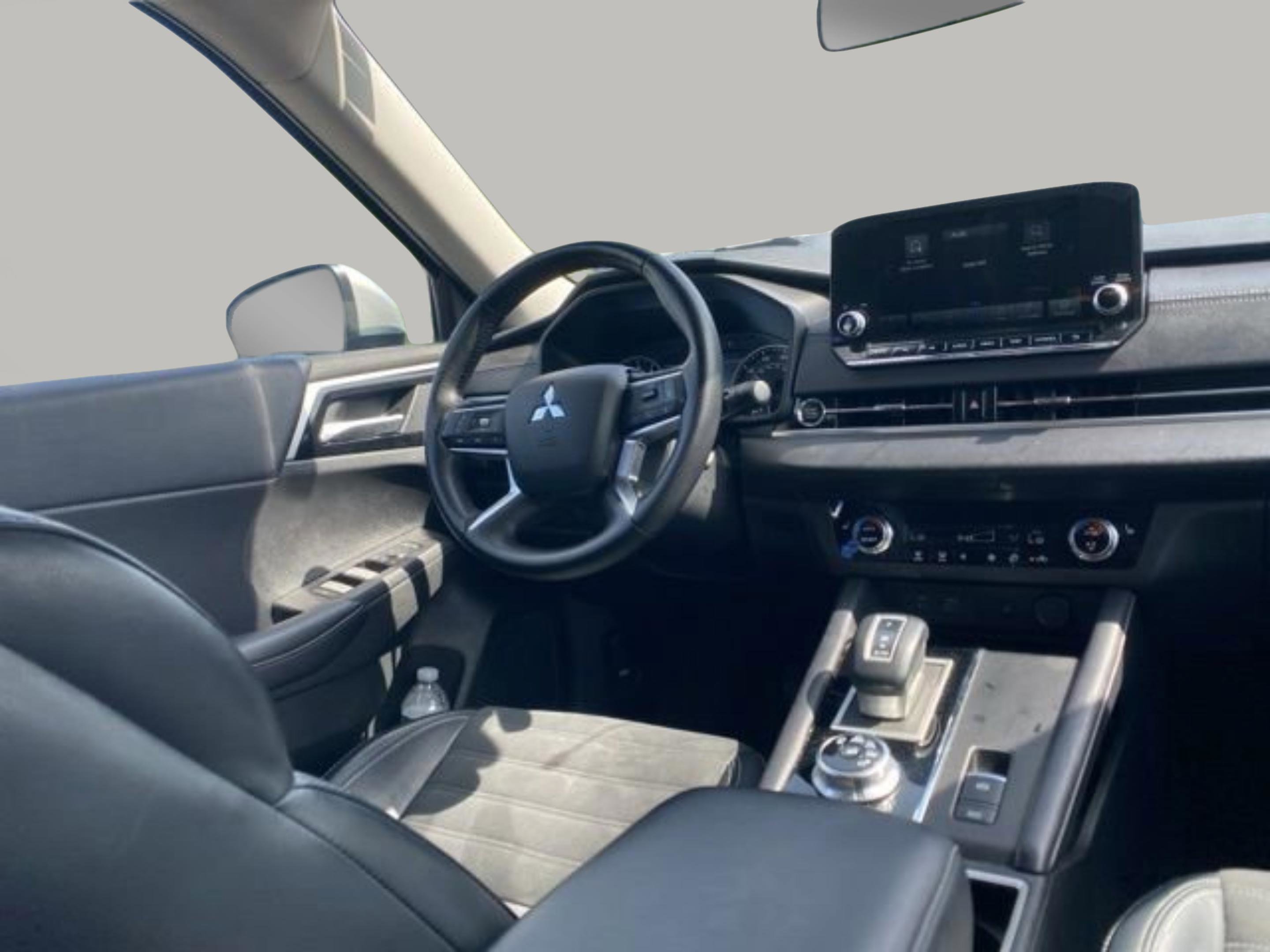 Used 2024 Mitsubishi Outlander SE FWD image 10