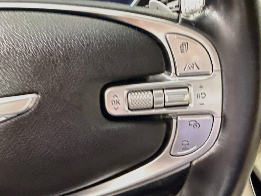 Used 2022 Genesis GV70 2.5T AWD/4WD image 14