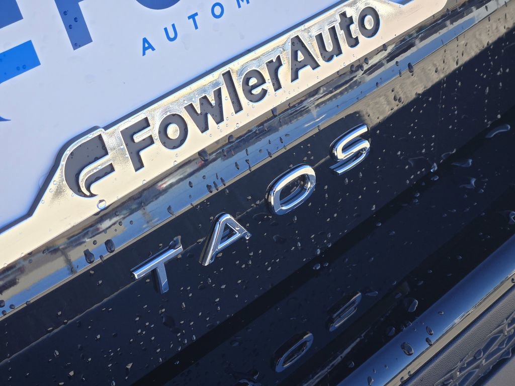 New 2026 Volkswagen Taos SEL image 8