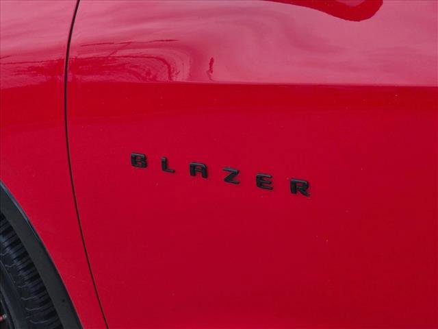 Used 2019 Chevrolet Blazer RS w/ Sun and Wheels Package FWD image 12