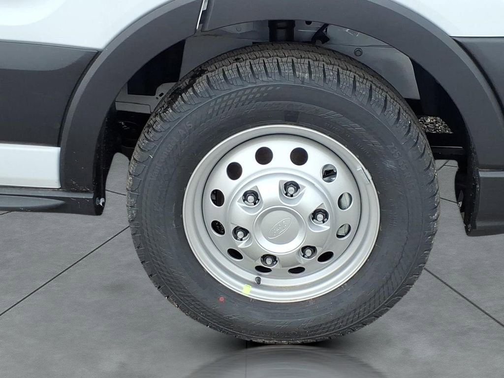 New 2026 Ford Transit 250 148 Medium Roof Extended AWD image 9