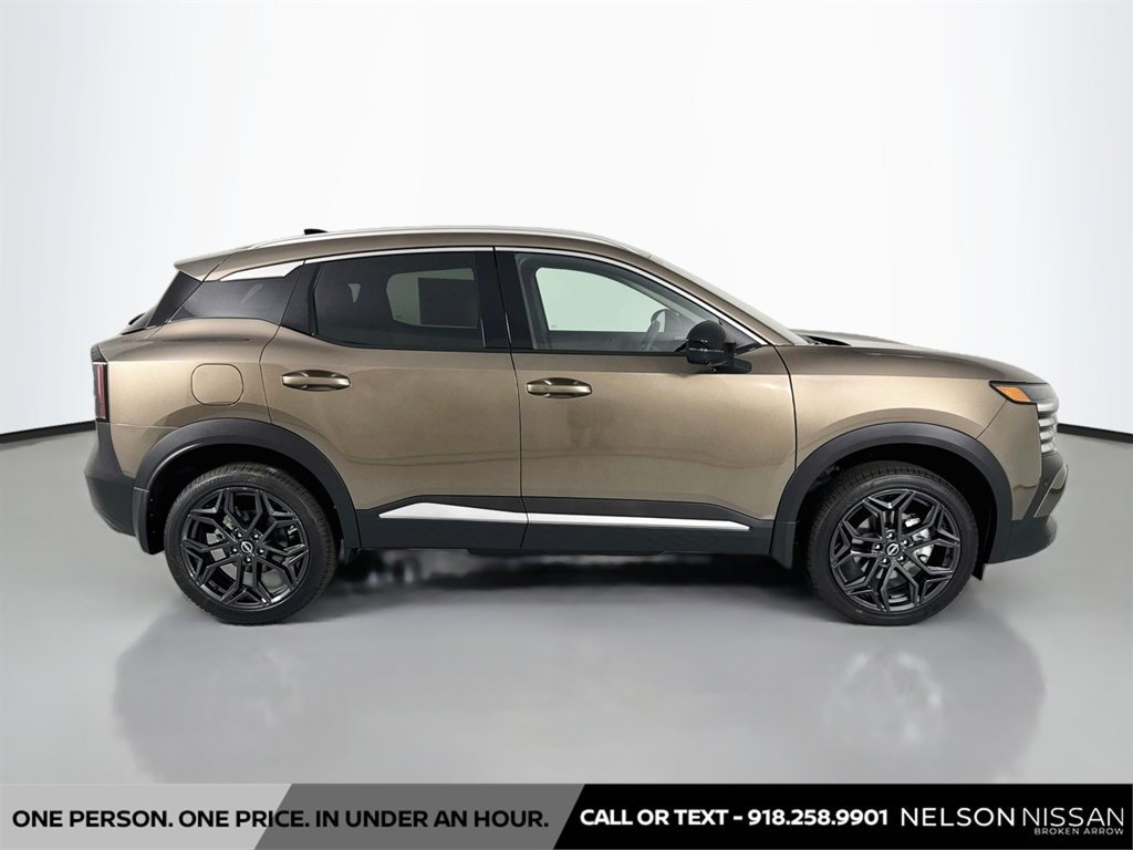 New 2026 Nissan Kicks SR FWD image 4