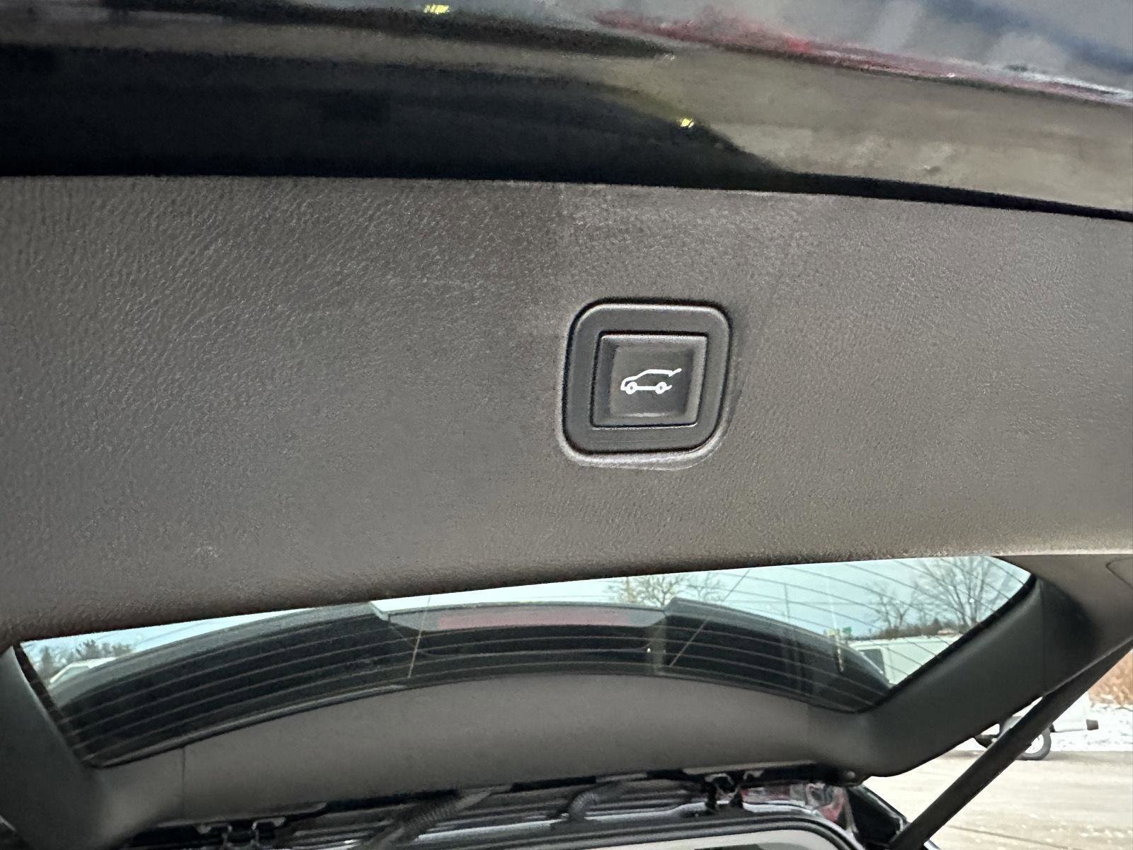 Used 2023 Chevrolet Blazer LT w/ Convenience Package image 16