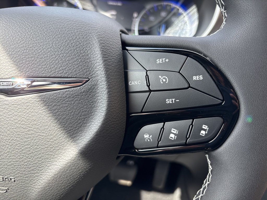New 2026 Chrysler Pacifica Select w/ S Appearance Package FWD image 26