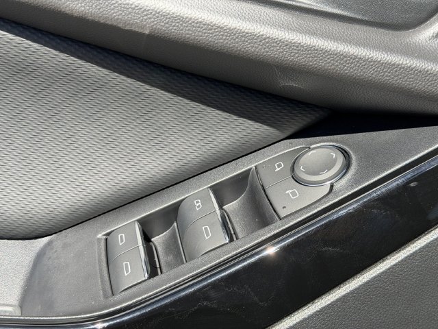 New 2027 Chevrolet Equinox RS w/ Safety and Technology Package FWD image 21