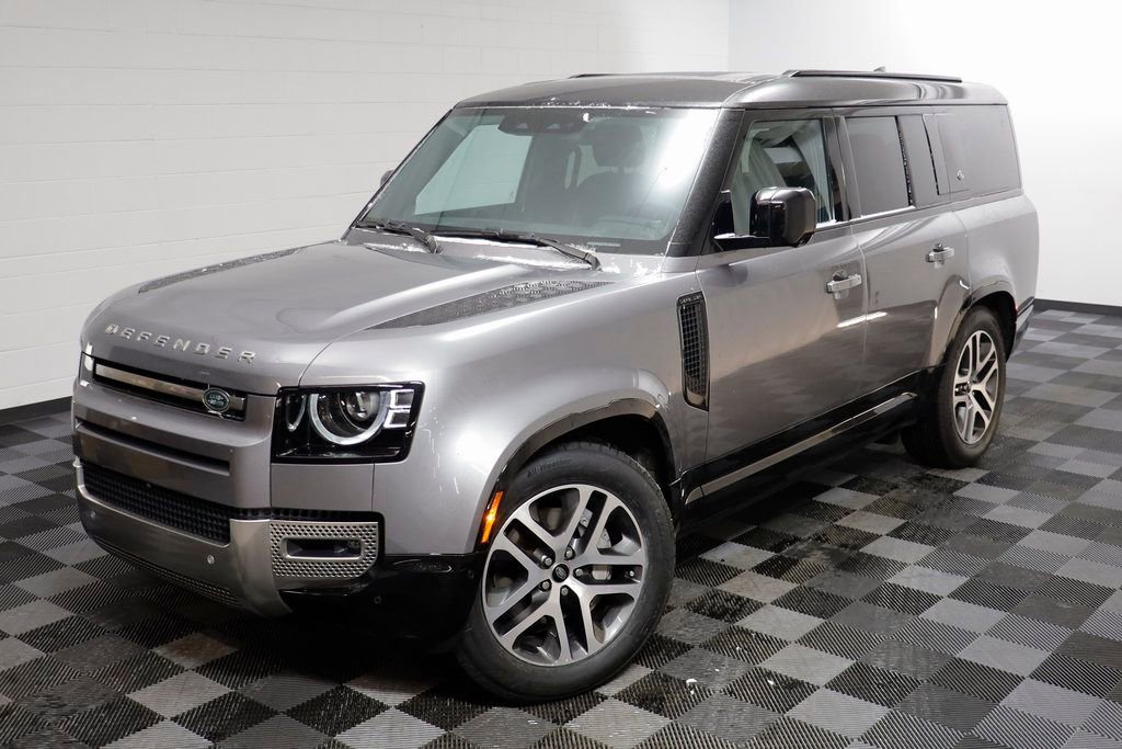 Used 2023 Land Rover Defender 130 SE image 2