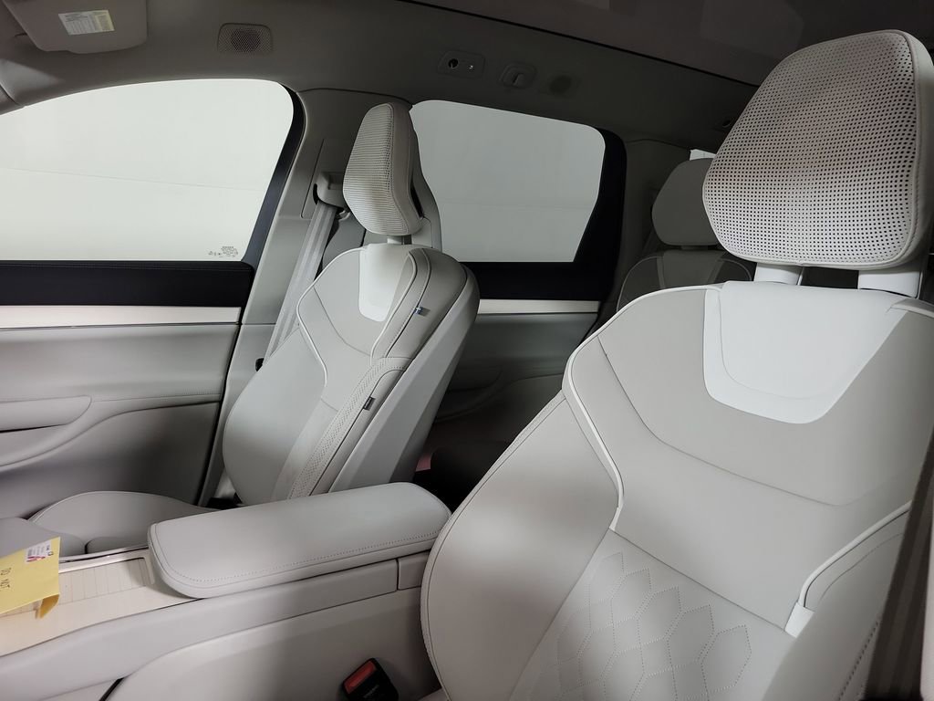 Certified 2025 Volvo EX90 Ultra AWD/4WD image 23