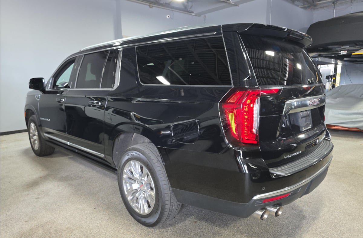 Used 2021 GMC Yukon XL Denali AWD/4WD image 12