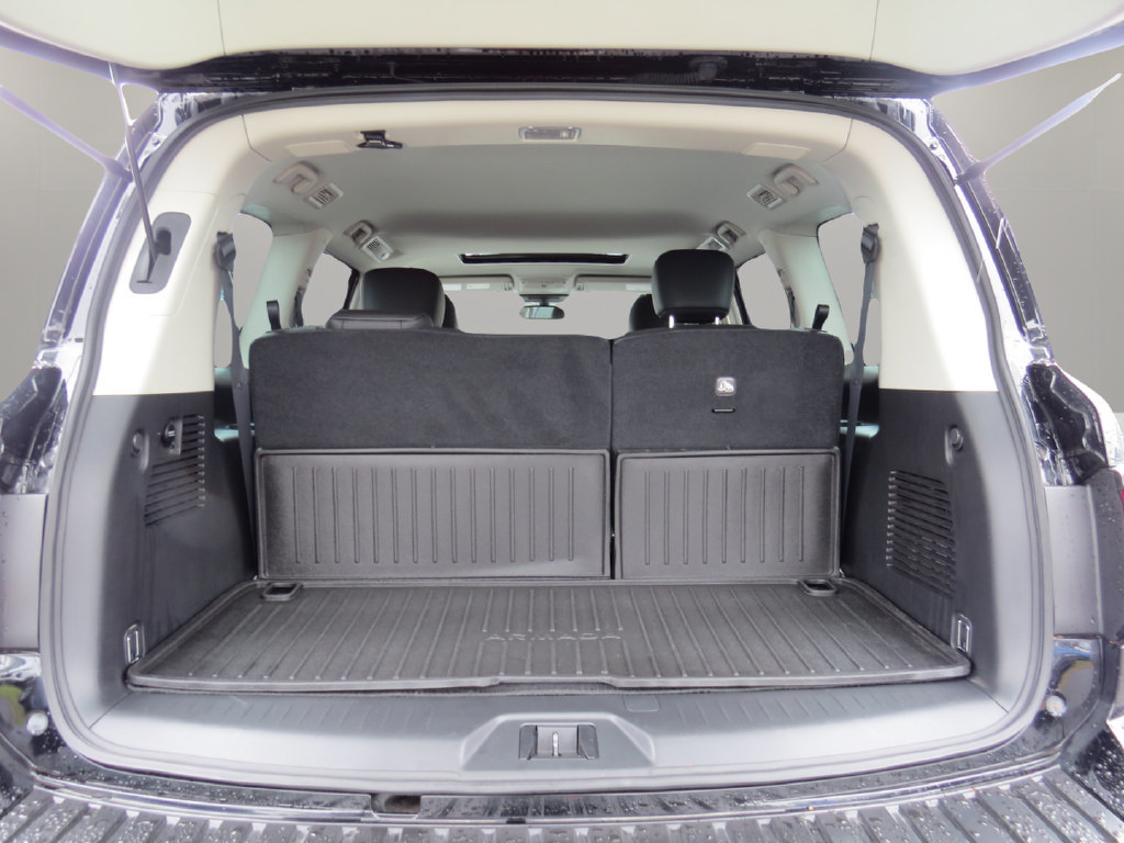 Used 2023 Nissan Armada SL w/ Captain's Chairs Package RWD image 16