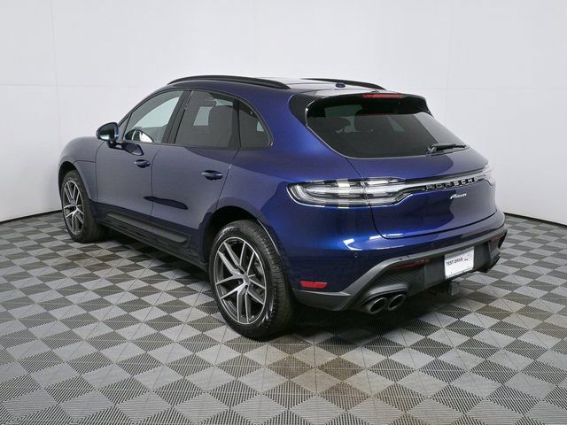 Certified 2025 Porsche Macan AWD image 3