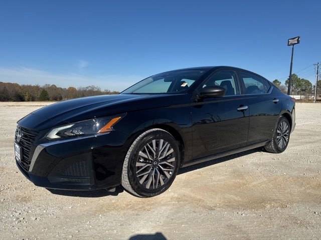 Used 2025 Nissan Altima 2.5 SV