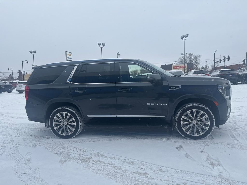 Used 2021 GMC Yukon Denali w/ Advanced Technology Package image 9