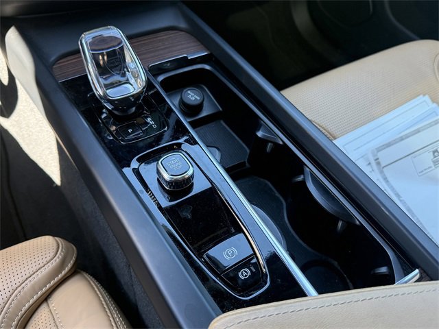 Certified 2023 Volvo XC60 B5 Ultimate image 26