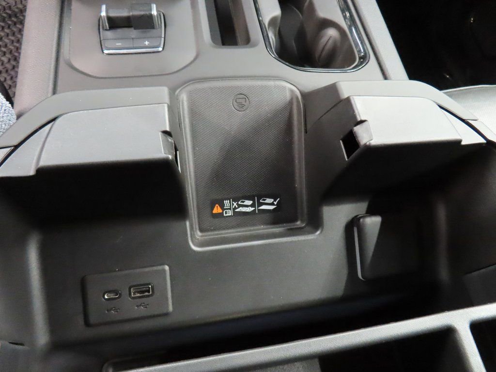 Used 2022 GMC Sierra 1500 AT4 w/ AT4 Premium Package AWD/4WD image 71