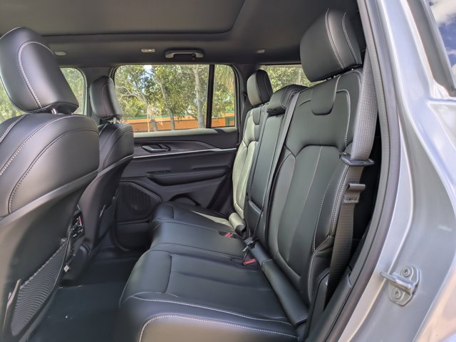 New 2025 Jeep Grand Cherokee Limited w/ Black Appearance Package image 14