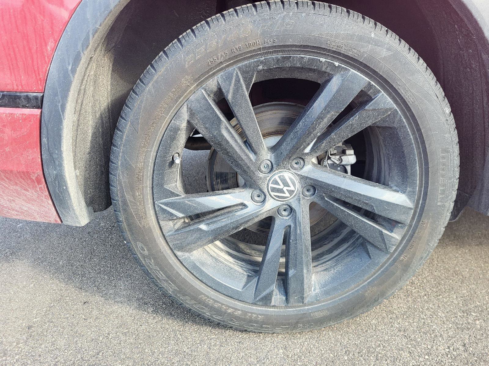 Used 2024 Volkswagen Tiguan SE R-Line image 13