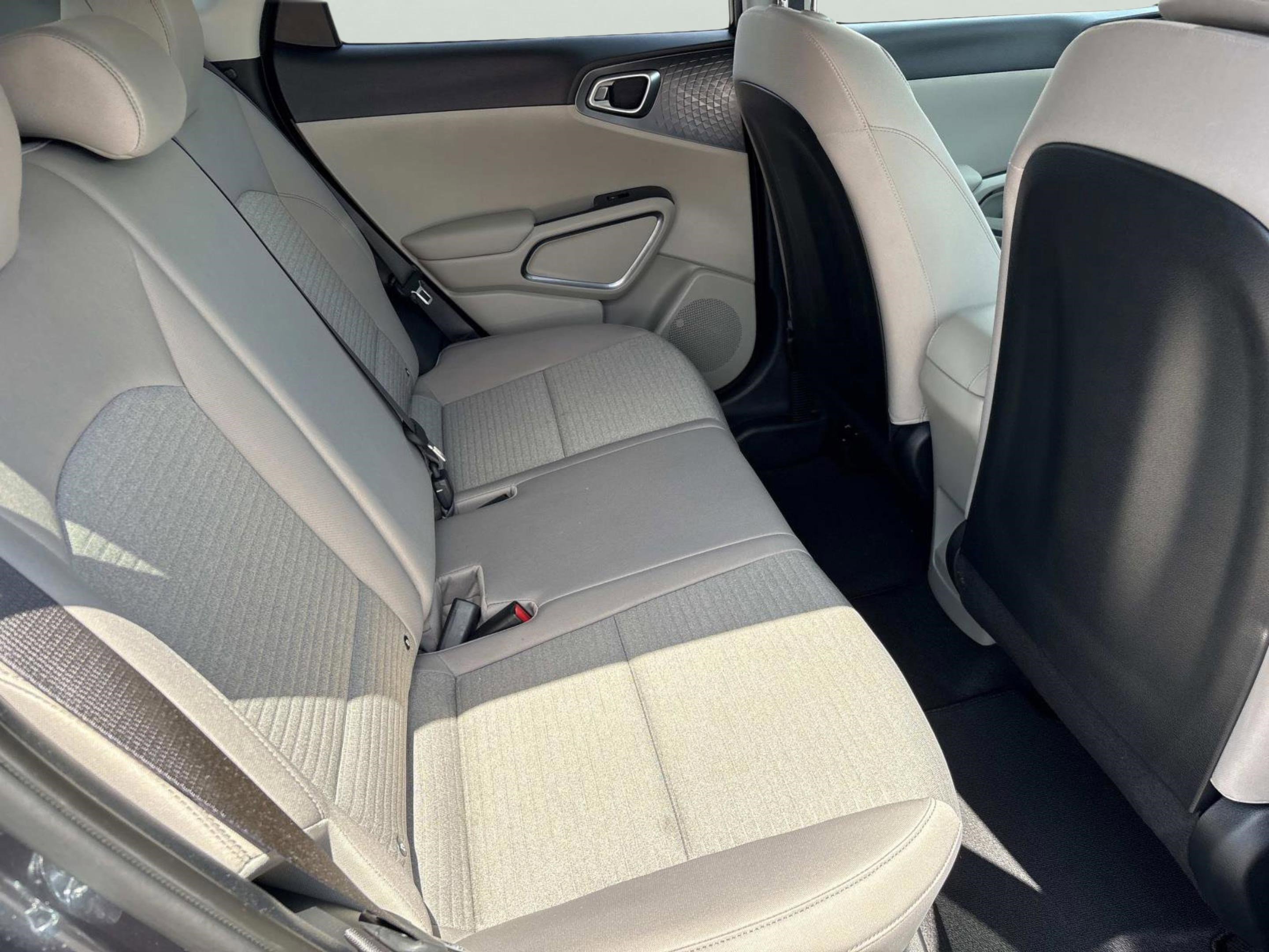 Used 2022 Kia Soul S FWD image 17