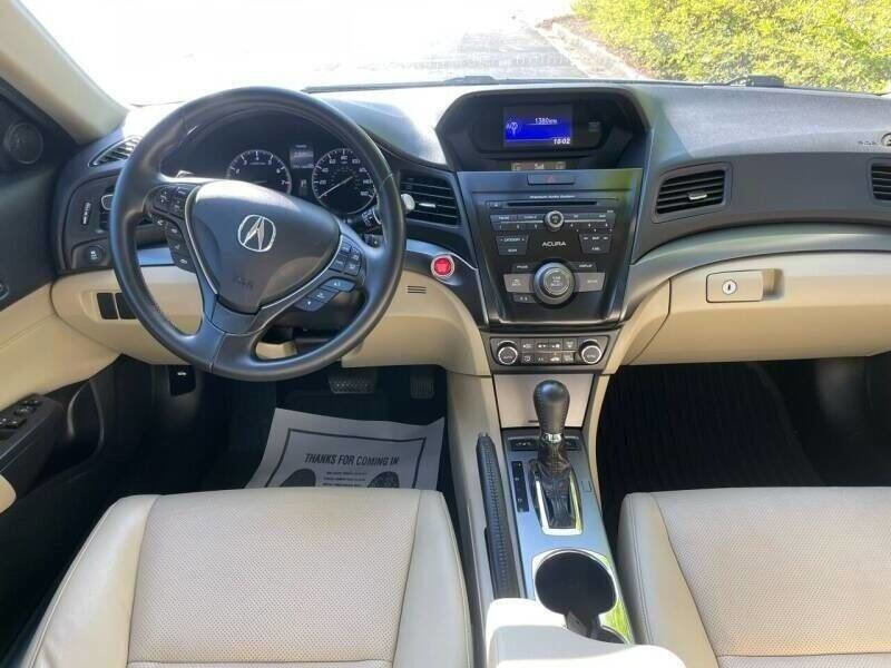 Used 2014 Acura ILX w/ Premium Package image 3