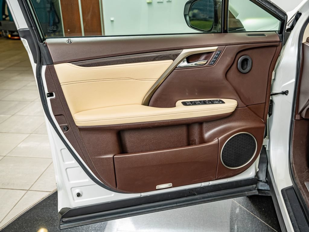 Used 2018 Lexus RX 450h AWD w/ Luxury Package image 18