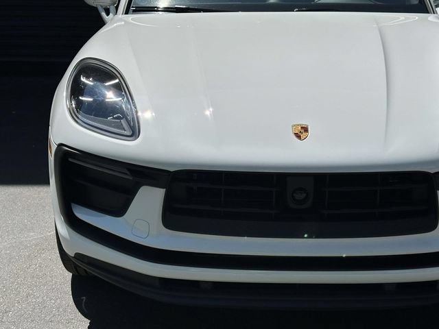 Used 2026 Porsche Macan AWD/4WD image 10