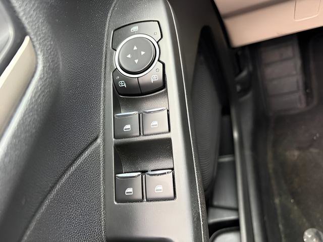 Used 2022 Ford Escape SEL w/ Technology Package AWD/4WD image 19