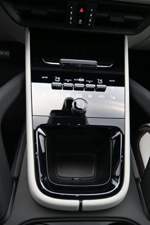 Certified 2026 Porsche Cayenne AWD/4WD image 17