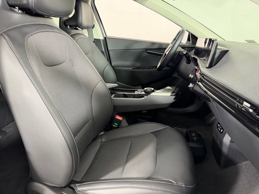 Used 2025 Kia EV6 Light RWD image 31