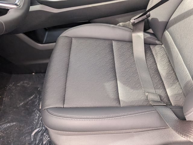 New 2027 Chevrolet Equinox LT w/ Convenience Package II FWD image 17