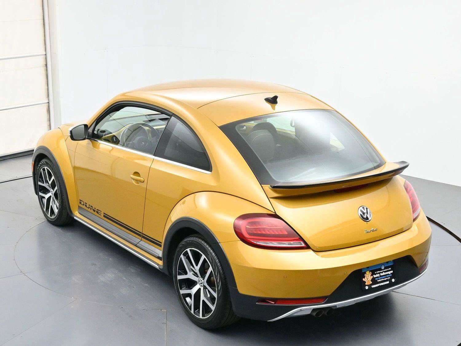 Used 2017 Volkswagen Beetle 1.8T Dune FWD image 36