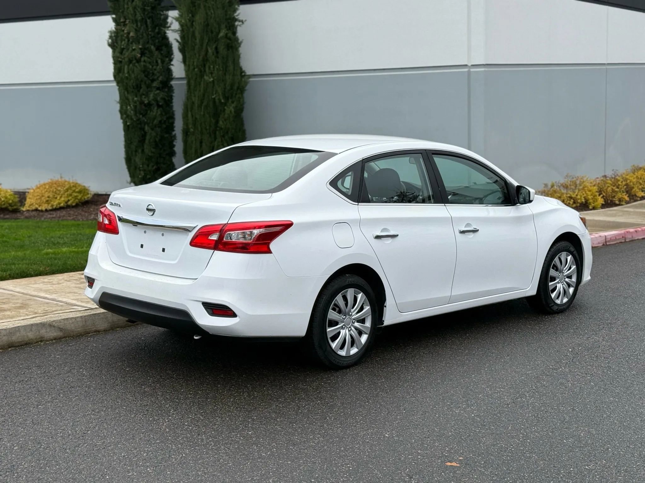 Used 2018 Nissan Sentra S image 5